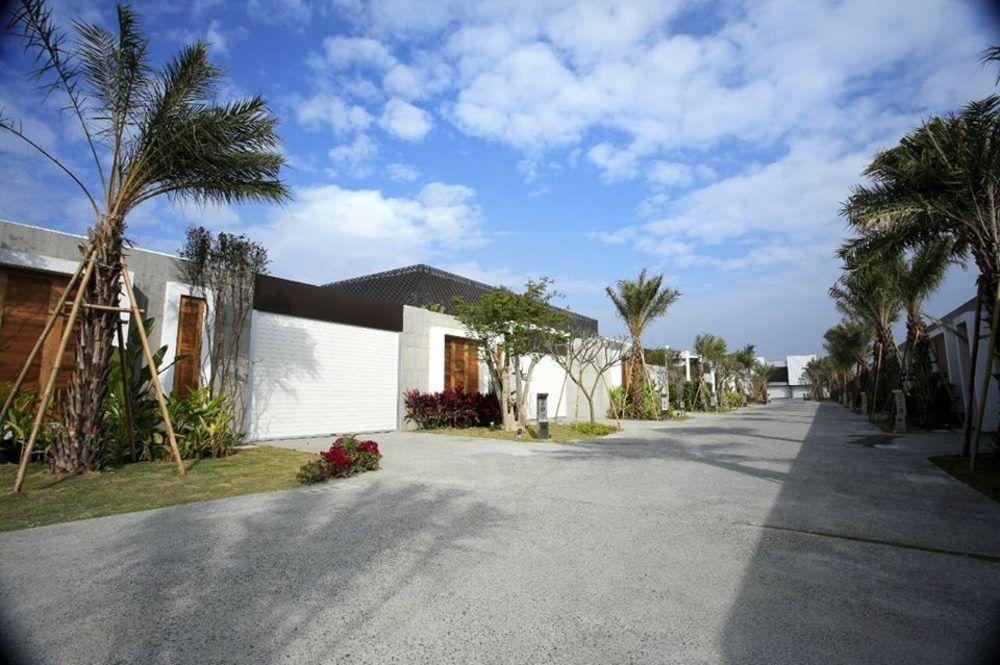 H Villa Inn Tainan Bagian luar foto