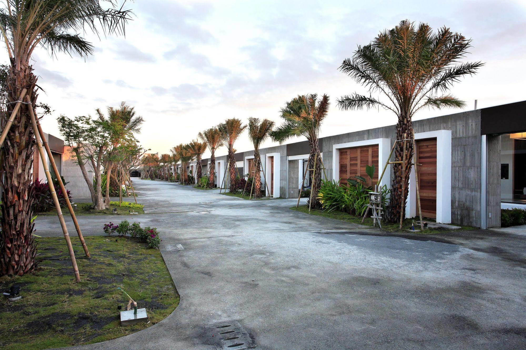 H Villa Inn Tainan Bagian luar foto