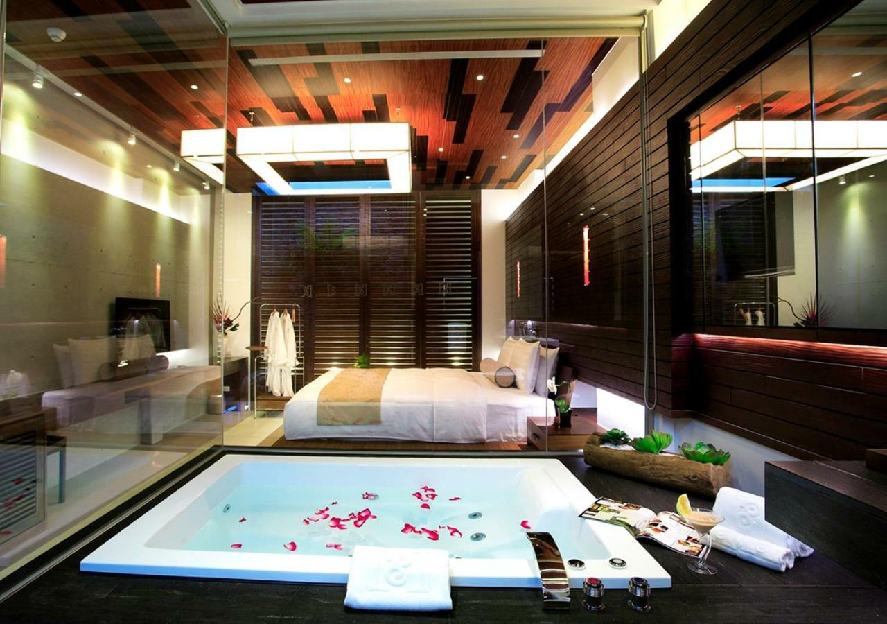 H Villa Inn Tainan Bagian luar foto