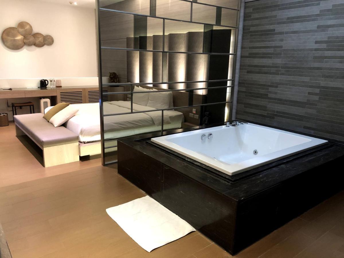 H Villa Inn Tainan Bagian luar foto